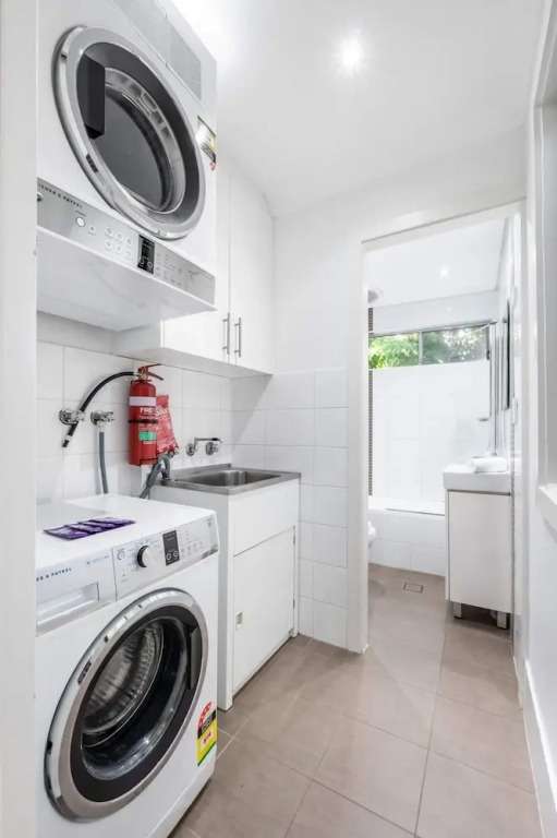 Contemporary 2-bed House in Trendy Enmore