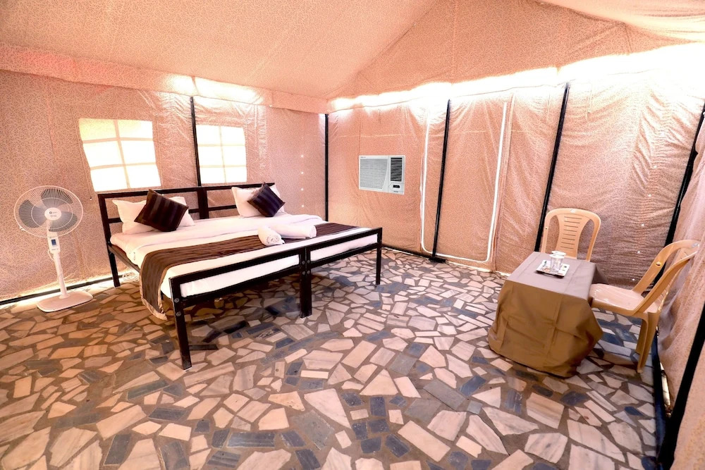 Nova Patgar Tents