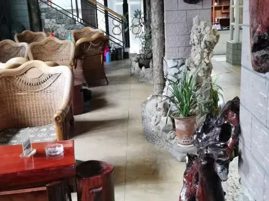 Yixuan Light Travel Hotel