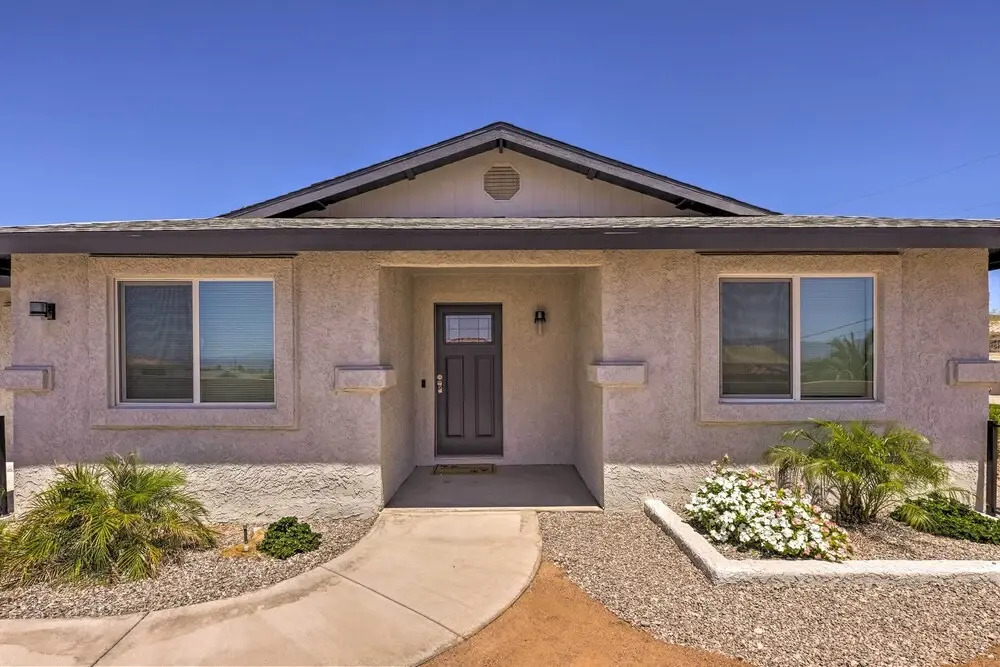 Putting Green, Pool Access: Lake Havasu City Home!