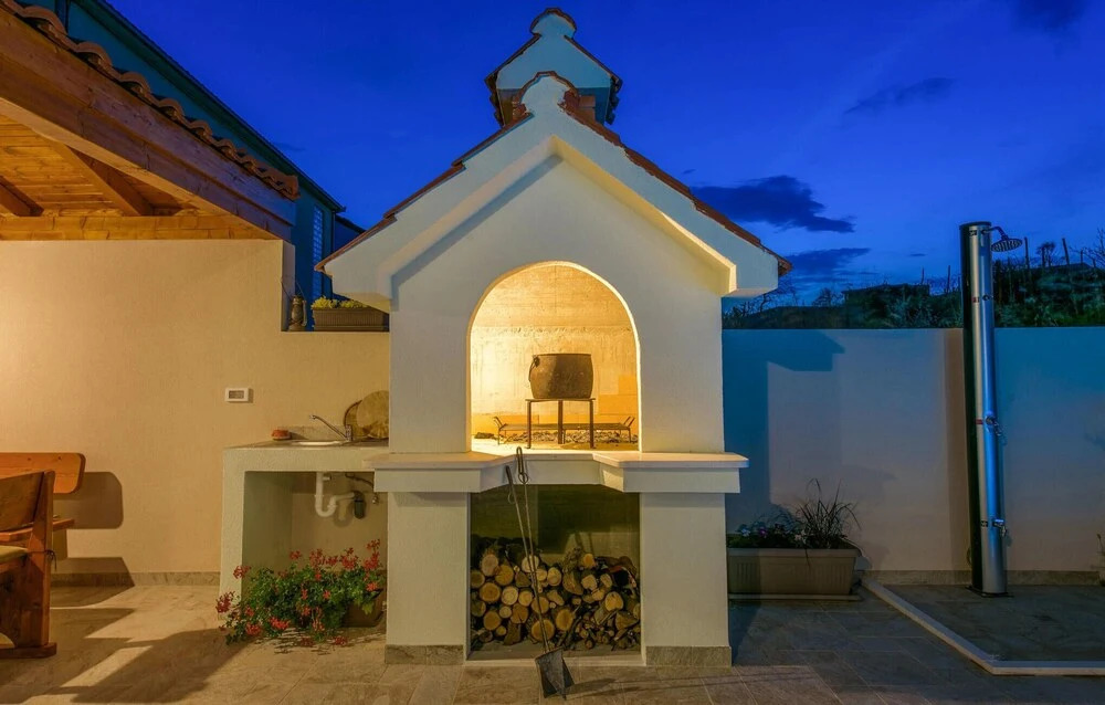 Beautiful Home in Mravince With Outdoor Swimming Pool, Wifi and 3 Bedrooms