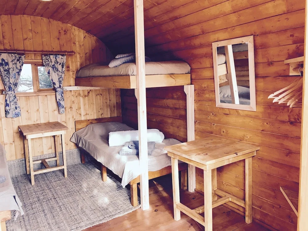 Eco-wooden Houses Camping Montaña Roja