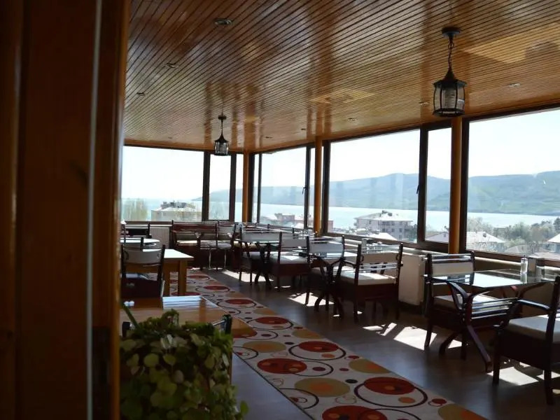 Dinc Hotel