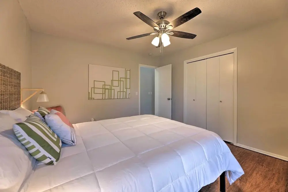 Modern Fayetteville Home < 1 Mi to U of A!