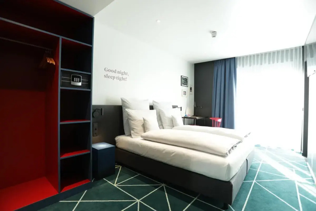 sander Hotel