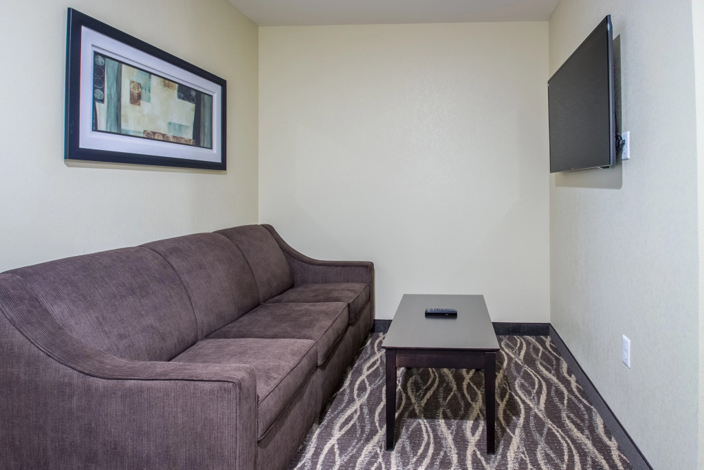 Creekstone Inn & Suites - St Marys