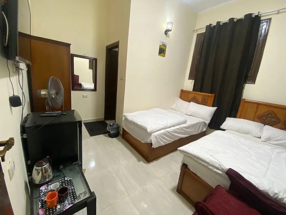 Sneferu Hotel
