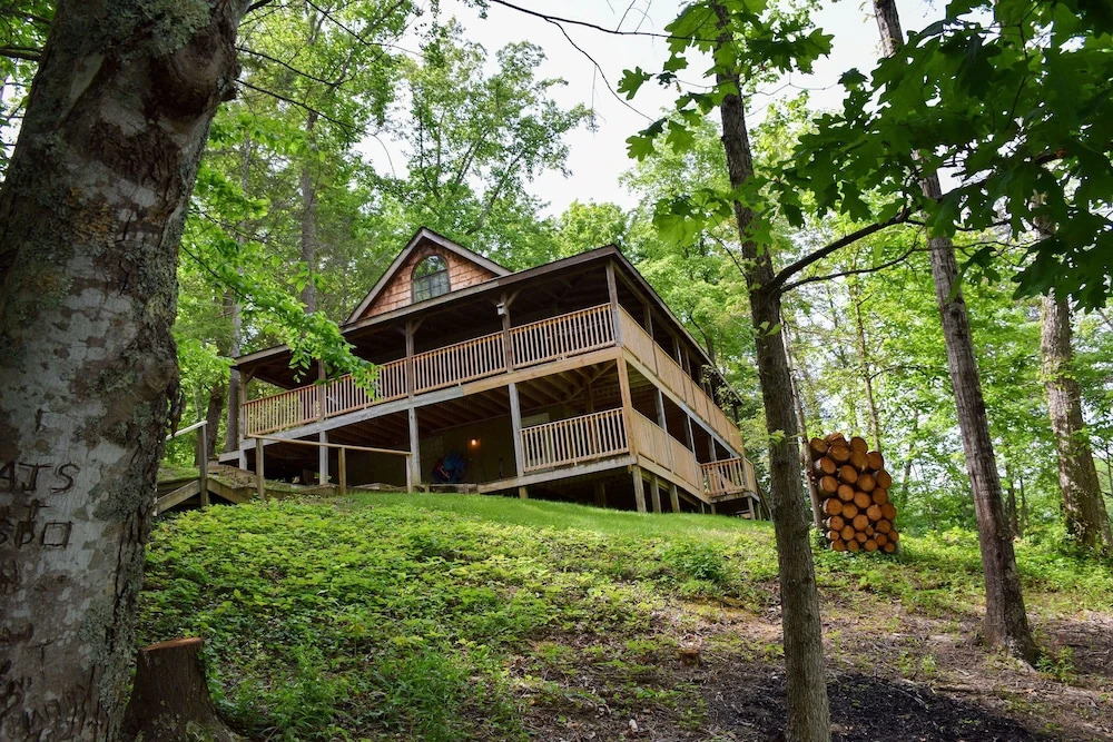 LAKE SONG - 2 Br Cabin