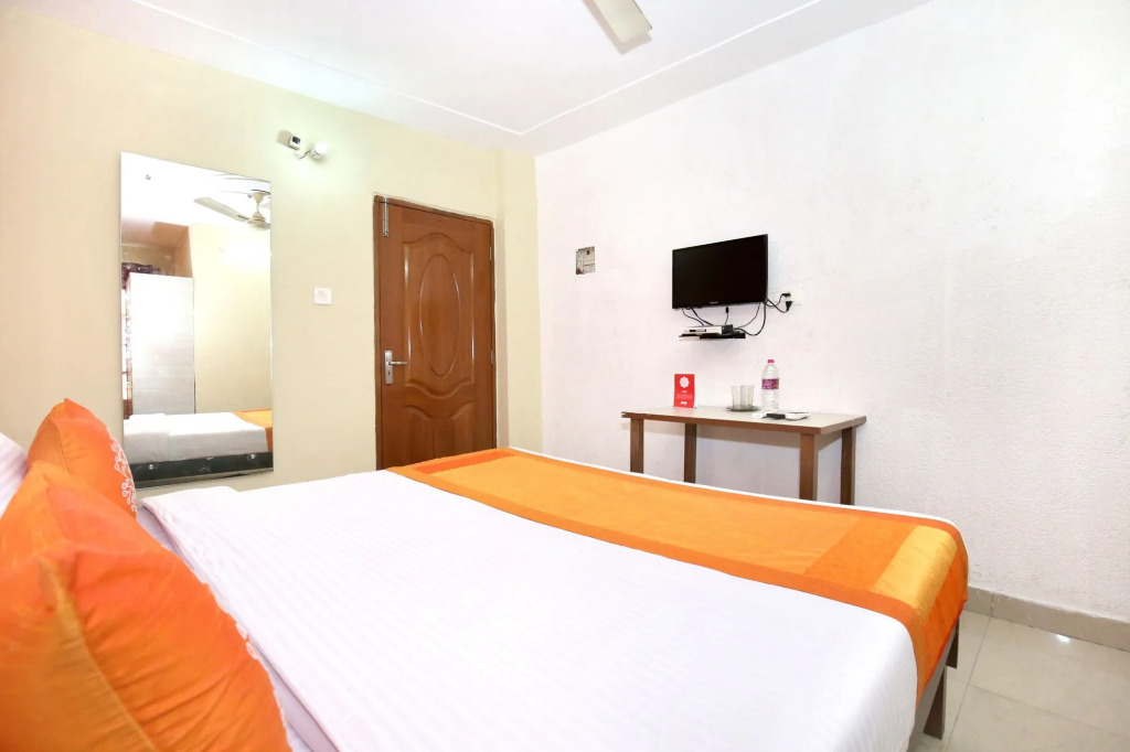 OYO 11502 Hotel Grande