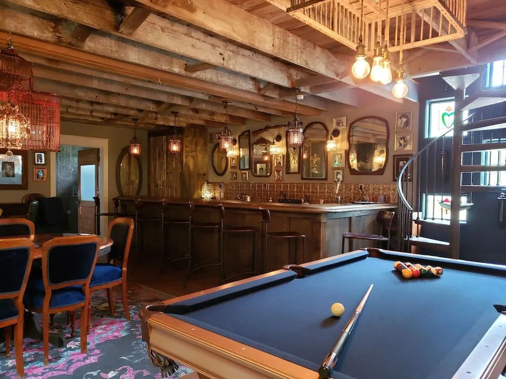 Cedar Oaks Inn LLC
