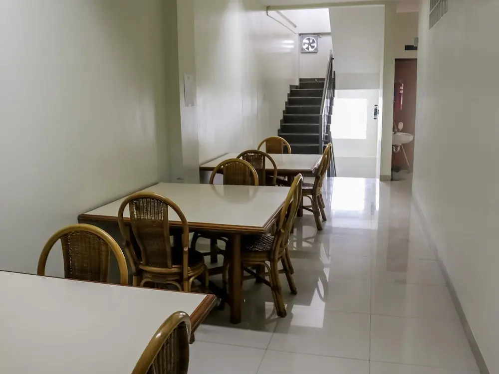 Nida Rooms Surya Samantri Coblong