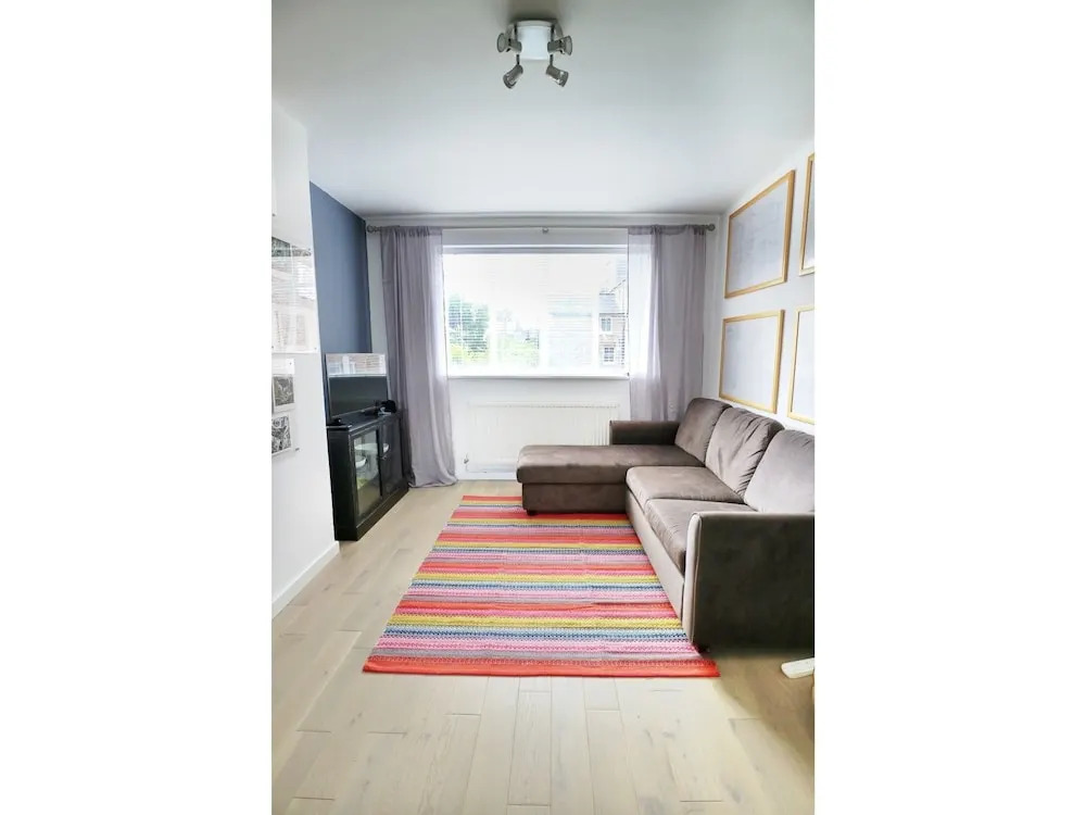Newly Renovated 1 Bedroom Flat - Sleeps 4