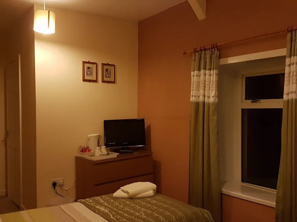 Cross Oak Inn