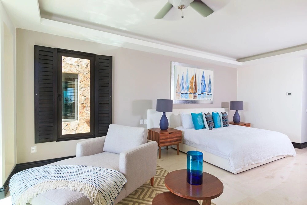 Amazing 4 Bedroom Condo