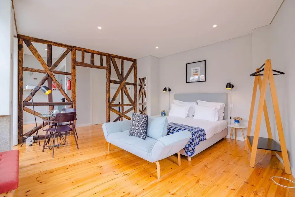 Pretty Apartment With Modern Comforts