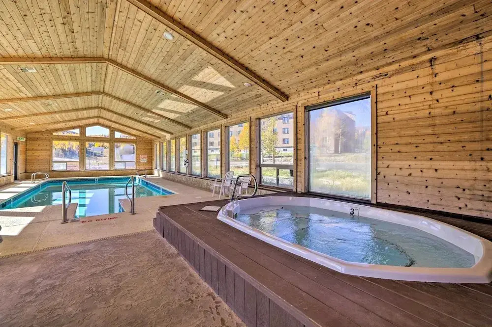 Cozy Studio w/ Balcony, Walk to Brian Head Resort!