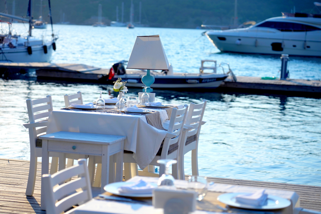 Yacht Classic Hotel - Boutique Class