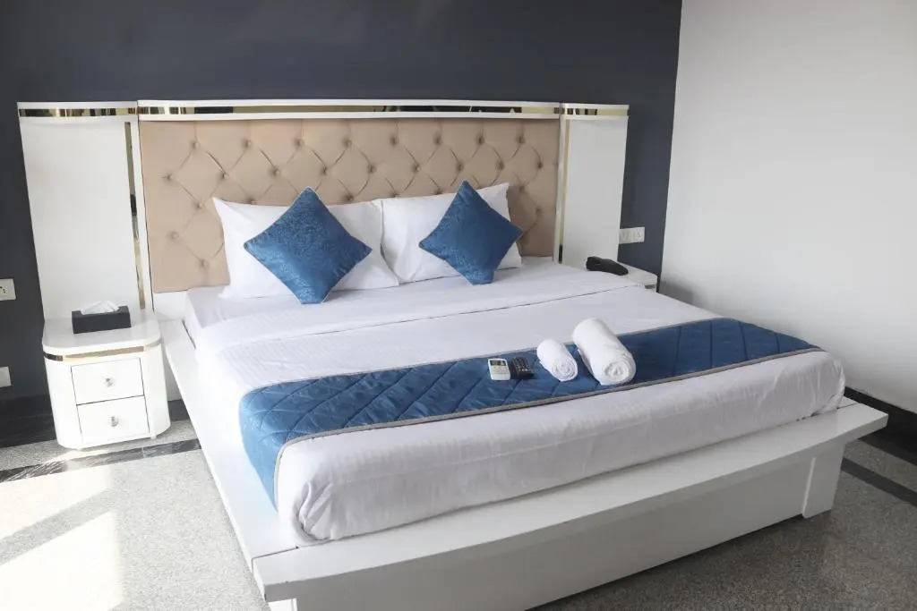 Axon Stays Near Artemis Hospital Gurgaon Sector 52