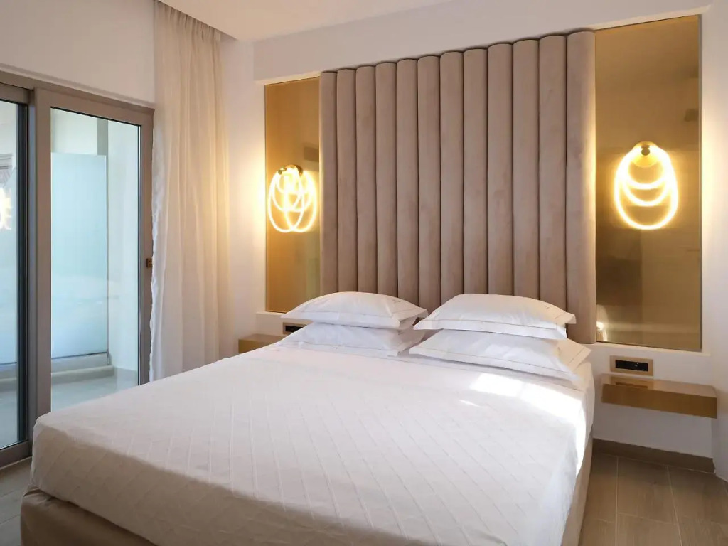 Golden Luxury Suites