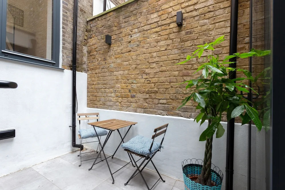 3Bdr House With Patio By The Residences