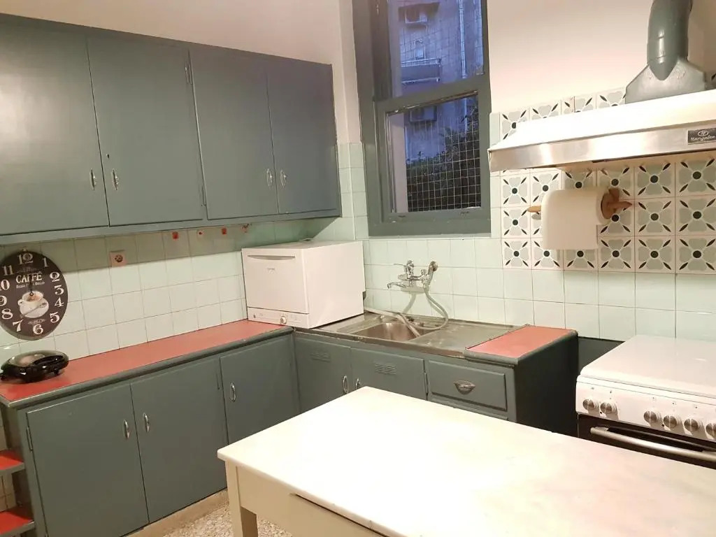 Errathens Aegean Apartment - Athens Center, 5 BD, 2 BATH