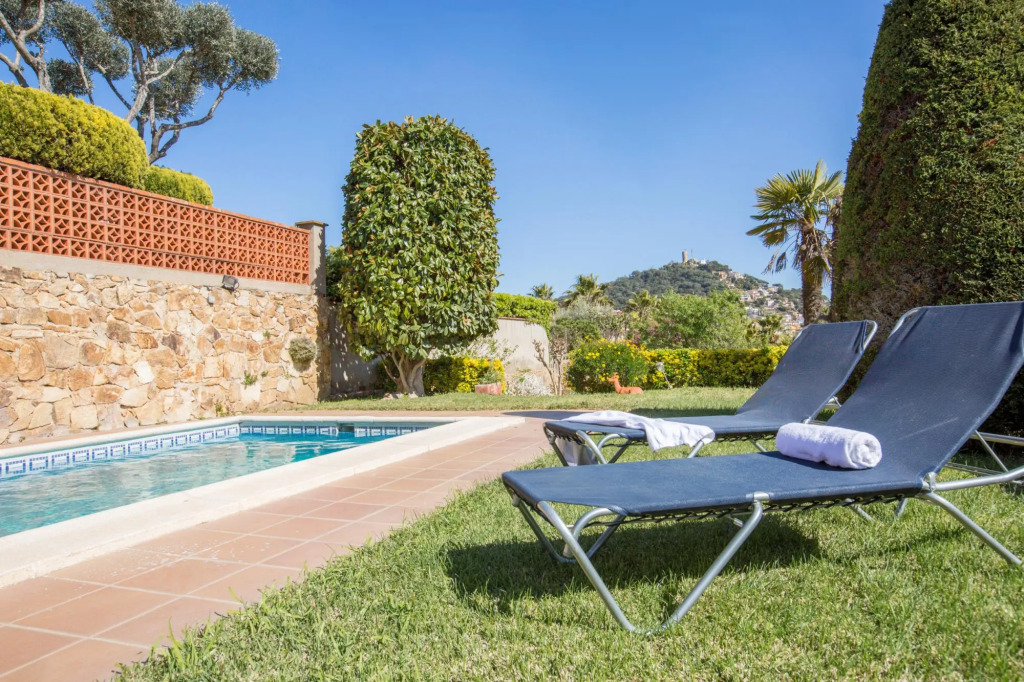 Mas Guelo in Blanes with 3 bedrooms and 2 bathrooms