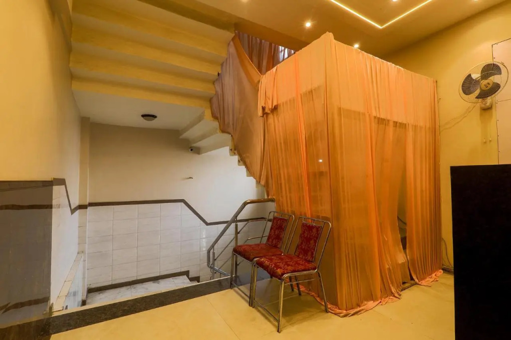 FabHotel Maya Crystal
