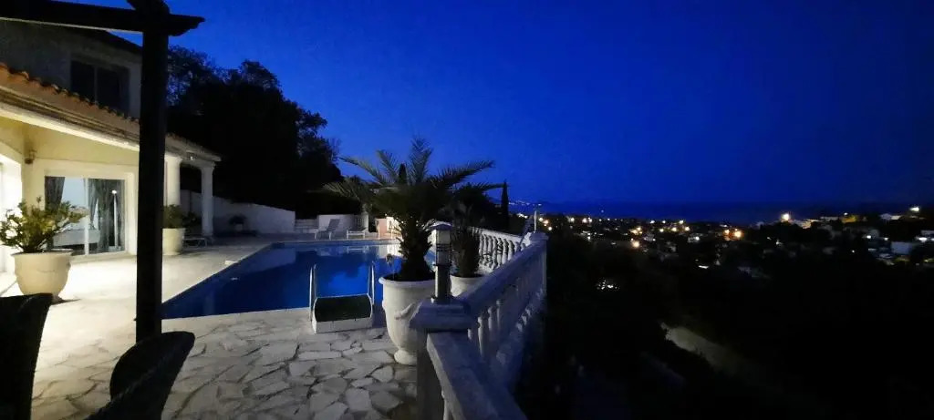 Ferienhaus Lei Sambro, familienfreundlich, Pool und toller Meerblick, ruhig gelegen by Riviera HomeLife