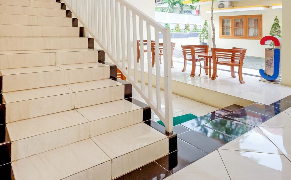 ZEN Rooms near Stasiun Kota Baru