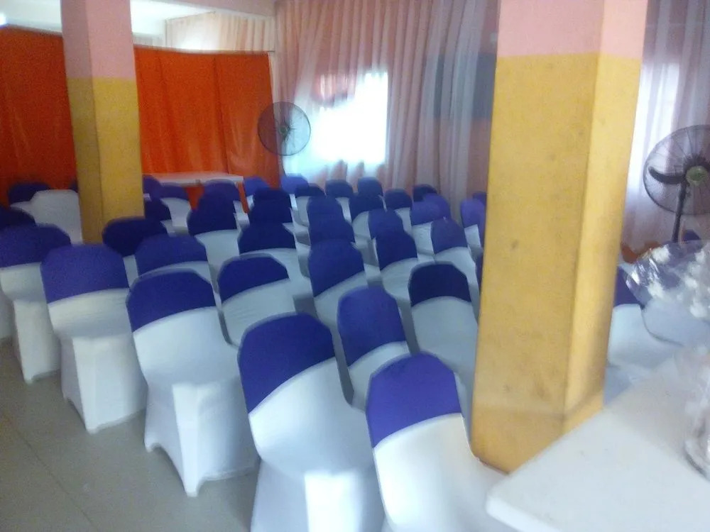 Zeepee Place Hotel