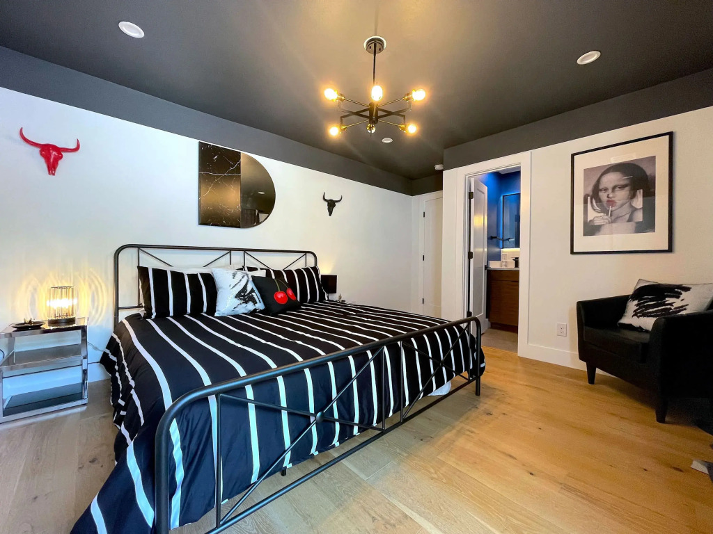 Pool   Hot Tub   7BR 6th Street - 6 min Drive, Austin