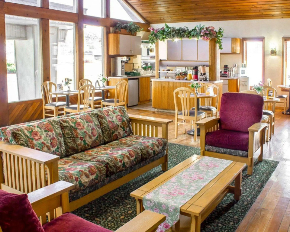 Econo Lodge Inn & Suites Colonie Center Mall