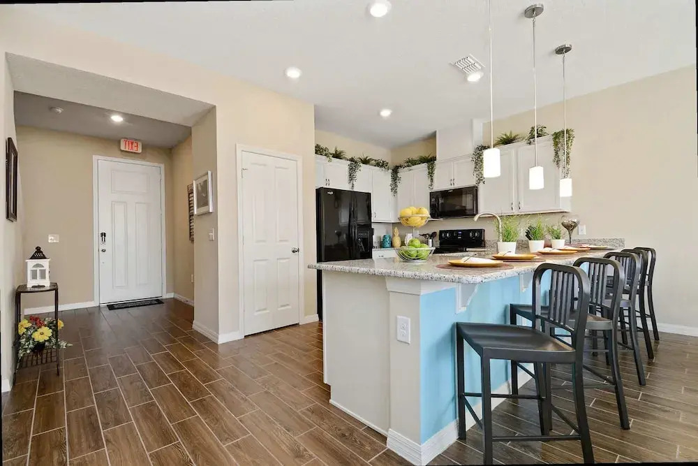 Resort-style 4BR Home Gated Community Near Disney