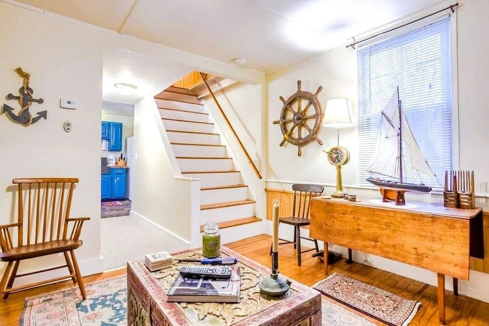 Boothbay Harbor Cottage by RedAwning
