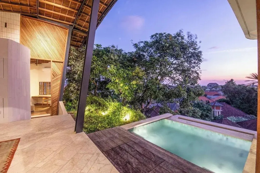 Gorgeous 2-br Penthouse, 800m to the Beach