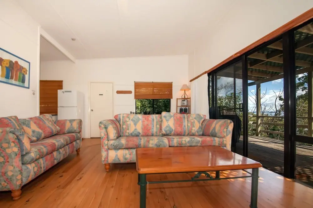 Thurlow Avenue, 48