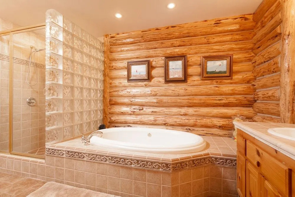 No. 27 Lakefront Lodge - 5 Br Home