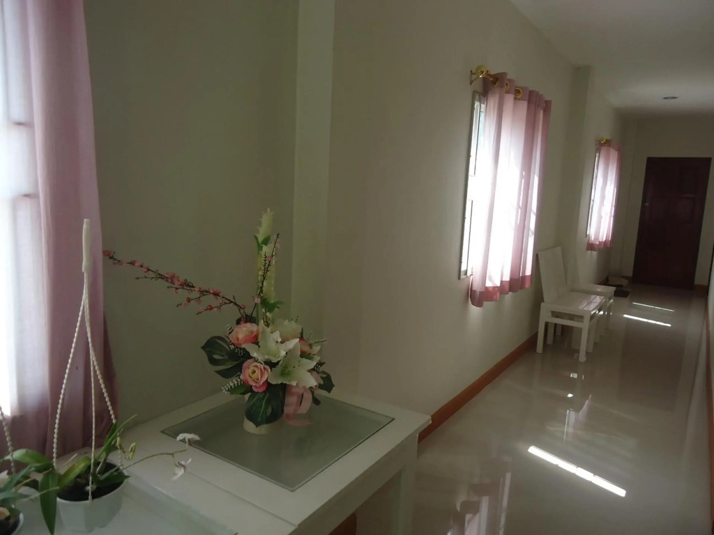 Sorn Waree Home place