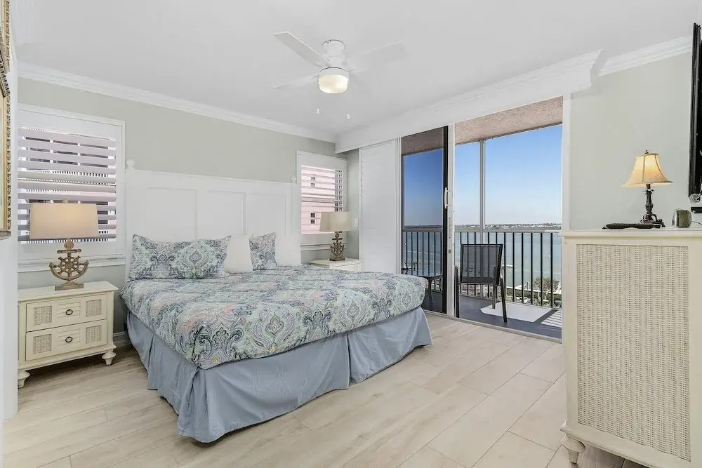 Beach Villas 706 Top-floor Condo W/ Gulf Views, Pool 2 Bedroom Condo