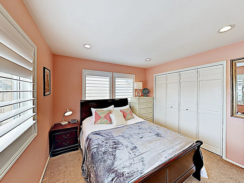 New Listing! Chic Alki Beach W/ Bay Views 4 Bedroom Home
