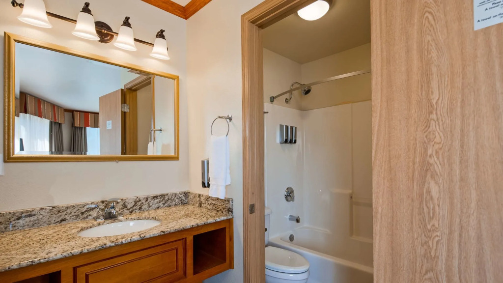 Hotel Edgewater by Aspen Hotels