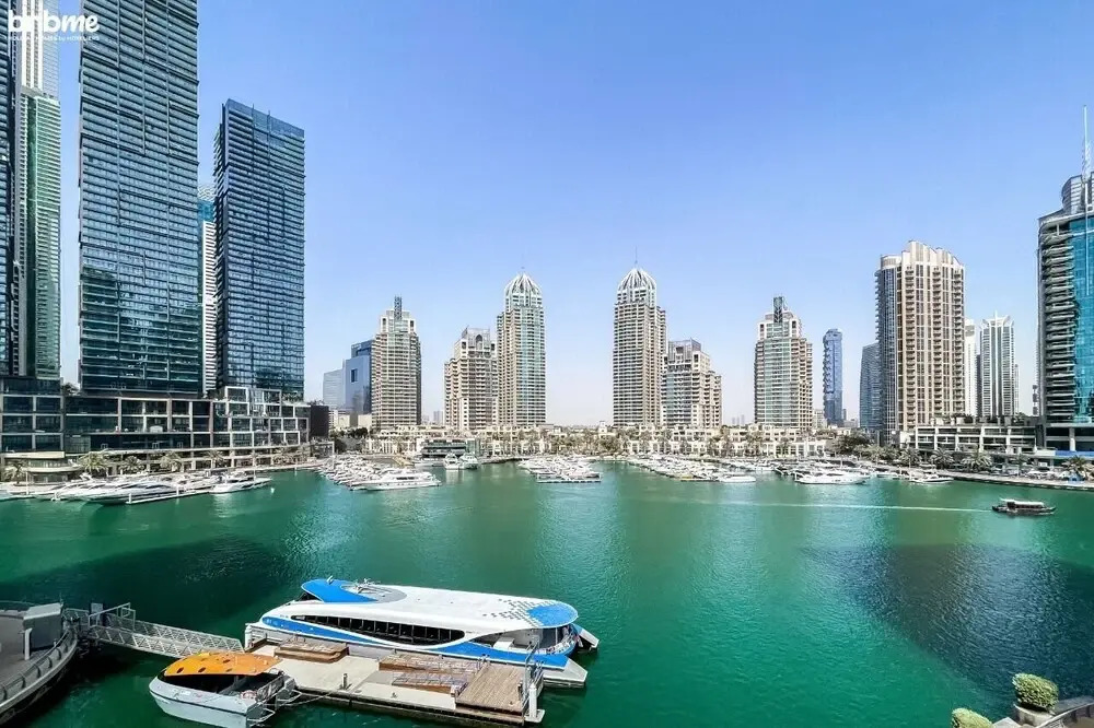 Scintillating Marina View From 1BR Apt