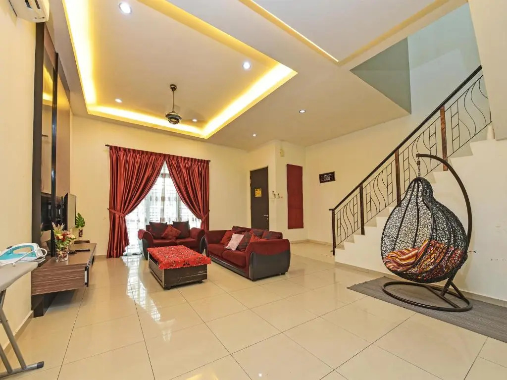 OYO Home  90532 Casa Azlinda Muslim Homestay Ii