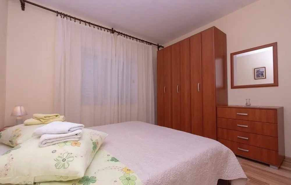 Apartments Zdravko