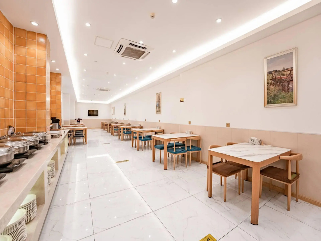 Vienna International Hotel（Jinfang Subway Station, East Railway Station, Hangzhou）