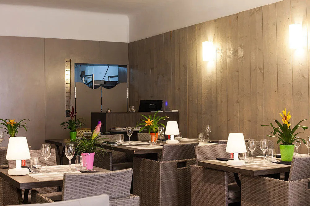 Hôtel Restaurant lArbre de Mai