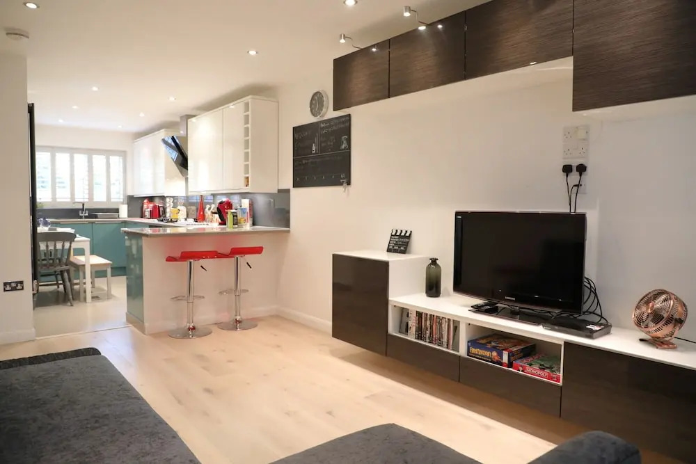 Modern Clapham Jct Apt with Parking