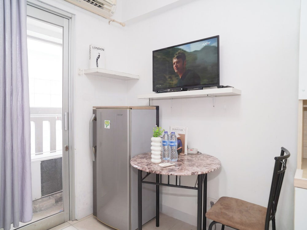 Compact Studio Near Baywalk Mall At Apartment Green Bay Pluit