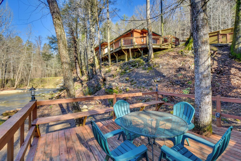 Hot Tub & Fire Pit: Riverfront Helen Cabin