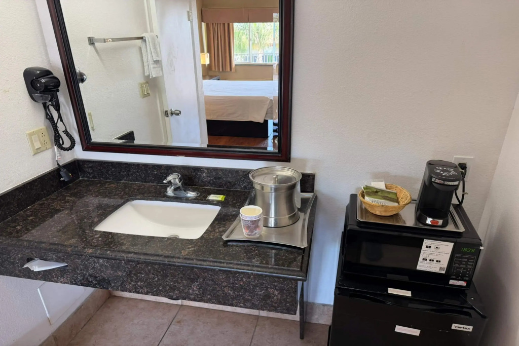 Travelodge by Wyndham Hemet CA